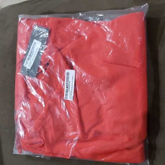 Top - Picture 2 of 2